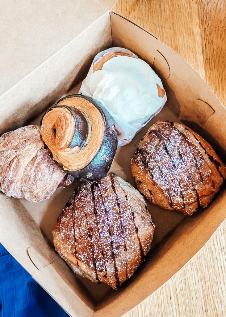 Pastry box from Niedlov's Bakery